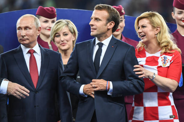 胜利的背后 胜利的背后